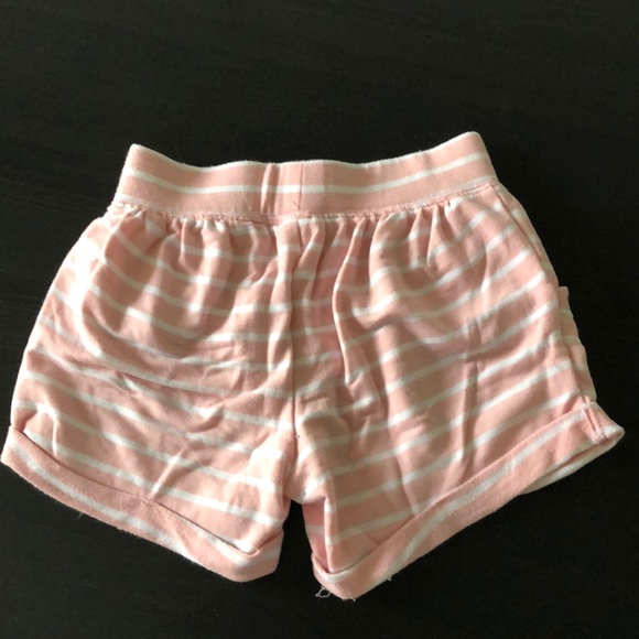 Old navy pink striped shorts - Picture 3 of 3